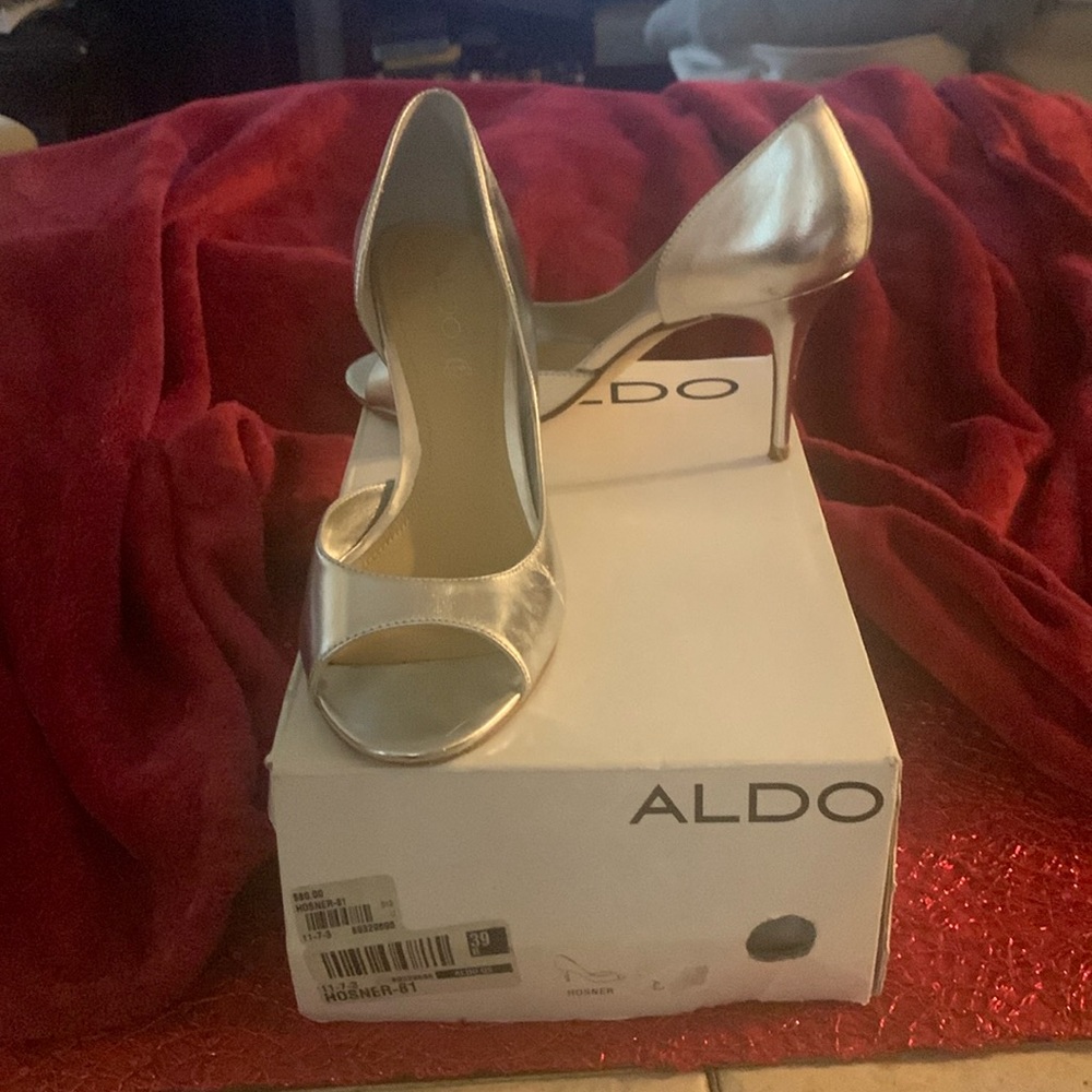 Aldo high heels /size 9 B / silver